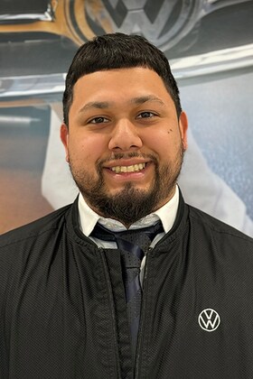 Staff member Eddy Palma from ID_0de8e798f13d