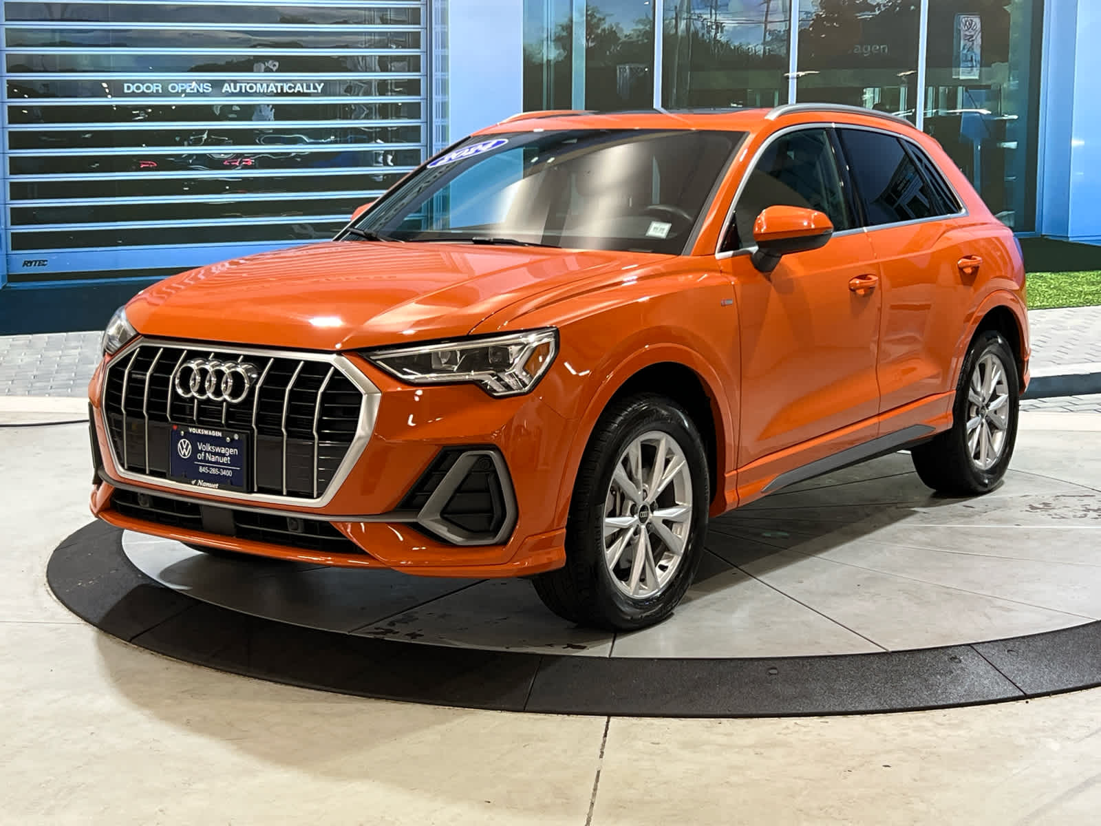 2024 Audi Q3 45 TFSI S line Premium photo 3