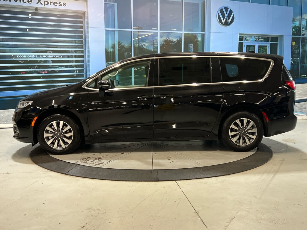 Used 2024 Chrysler Pacifica Plug-In Hybrid Select Van Passenger Van