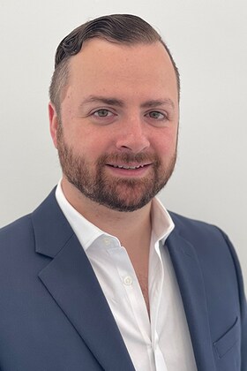 Staff member Colin Perell from ID_38481463a092