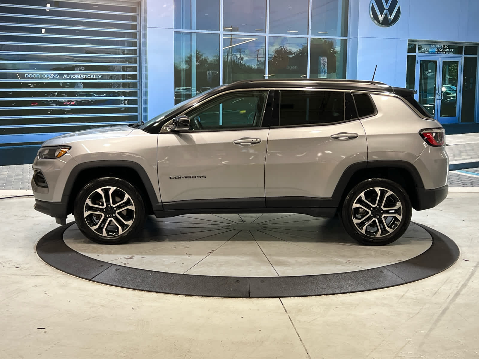 2022 Jeep Compass Limited photo 2