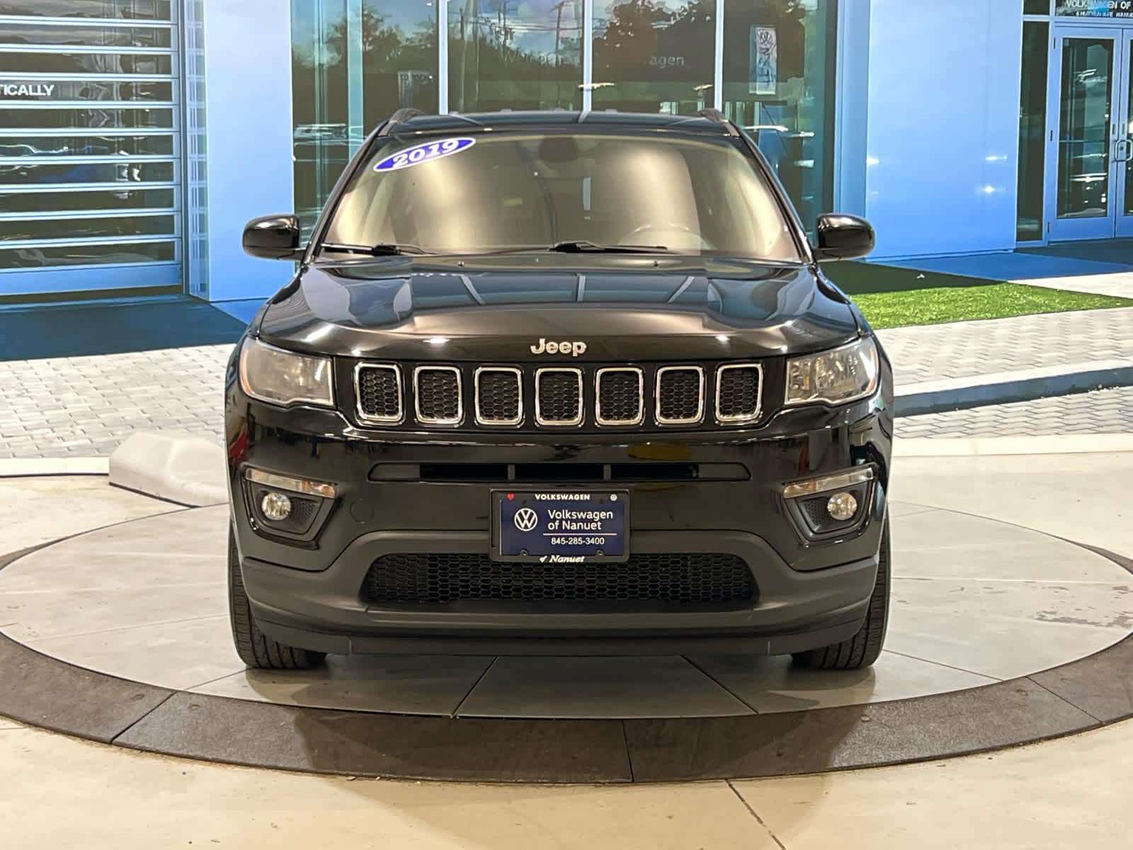 Used 2019 Jeep Compass Latitude with VIN 3C4NJDBB5KT850351 for sale in Nanuet, NY