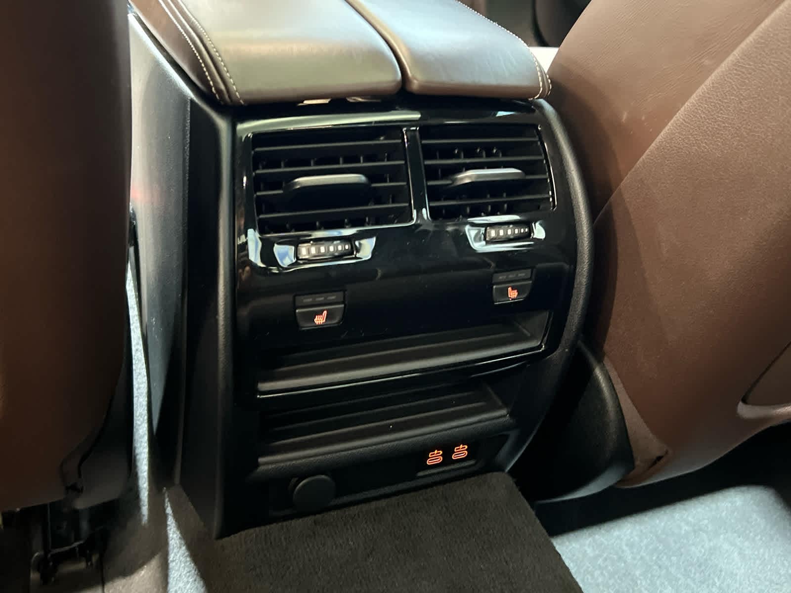 2023 BMW 5 Series M550i - Photo 21