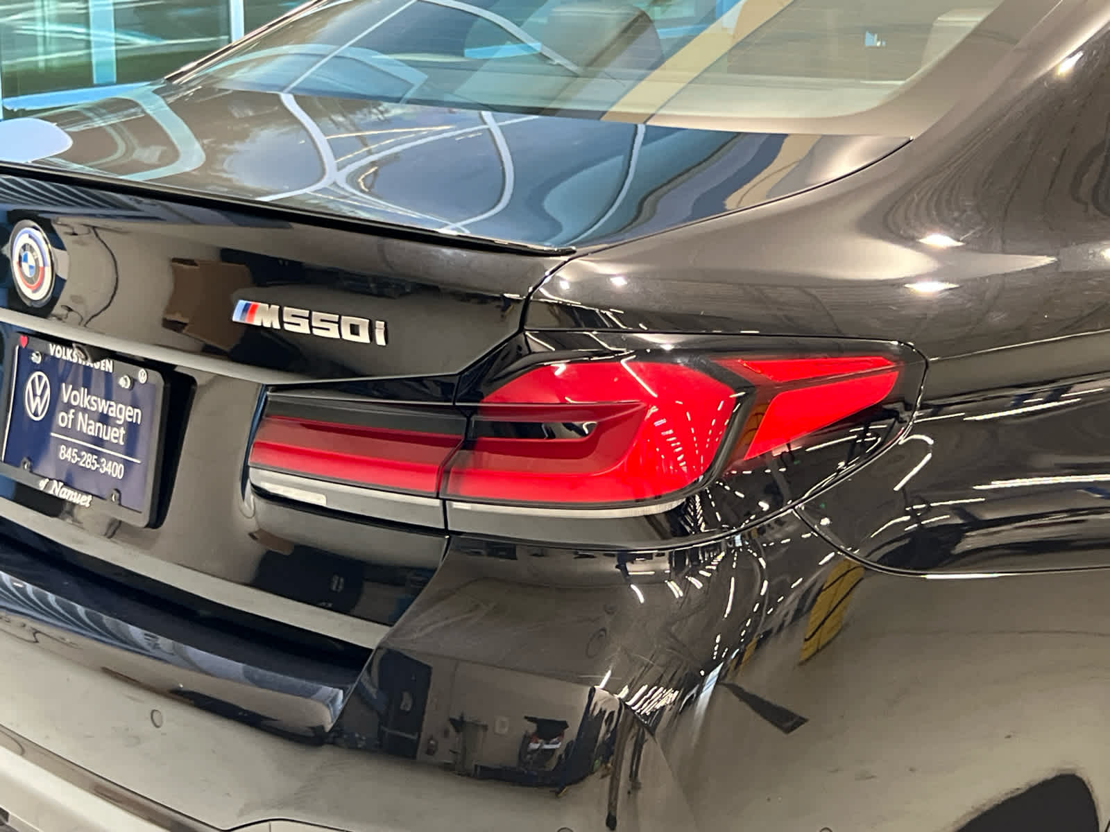 2023 BMW 5 Series M550i - Photo 13