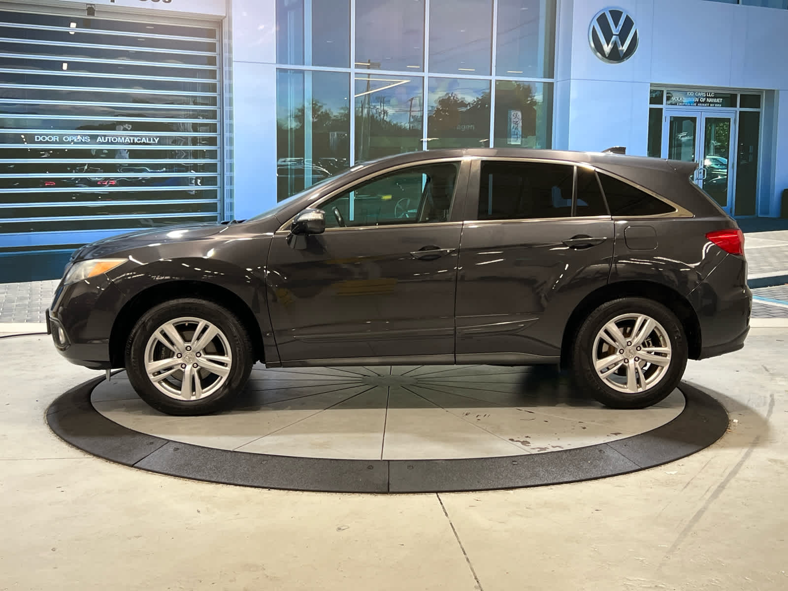Used 2015 Acura RDX Technology Package with VIN 5J8TB4H57FL007809 for sale in Nanuet, NY