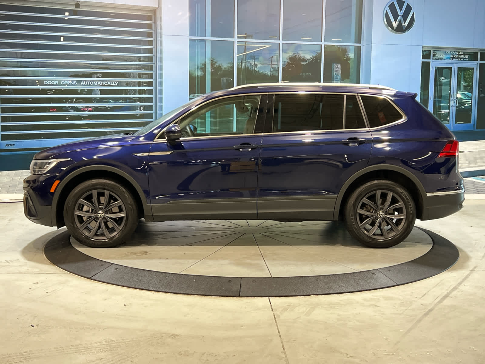 2022 Volkswagen Tiguan SE photo 4