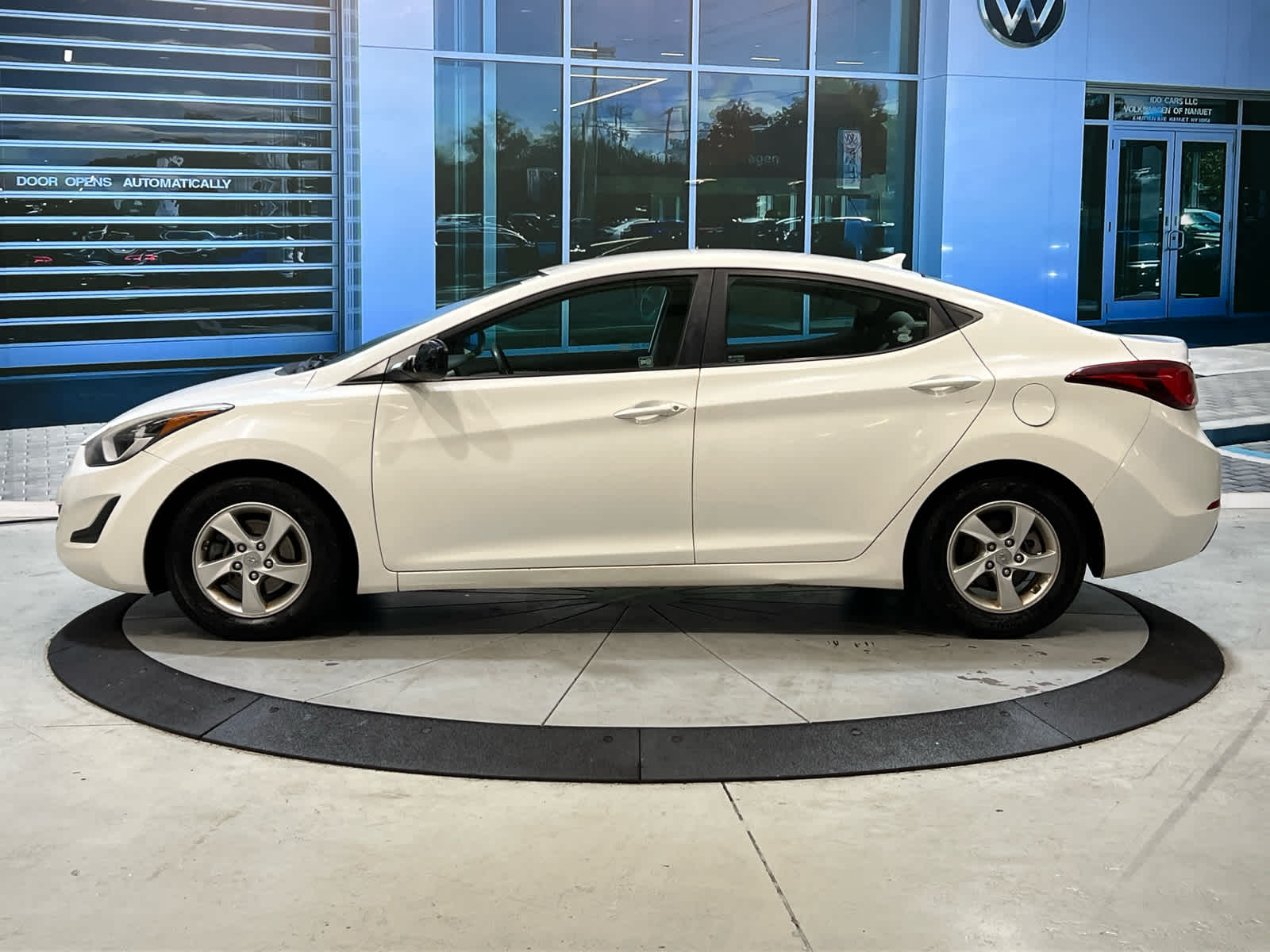 2014 Hyundai Elantra SE photo 3