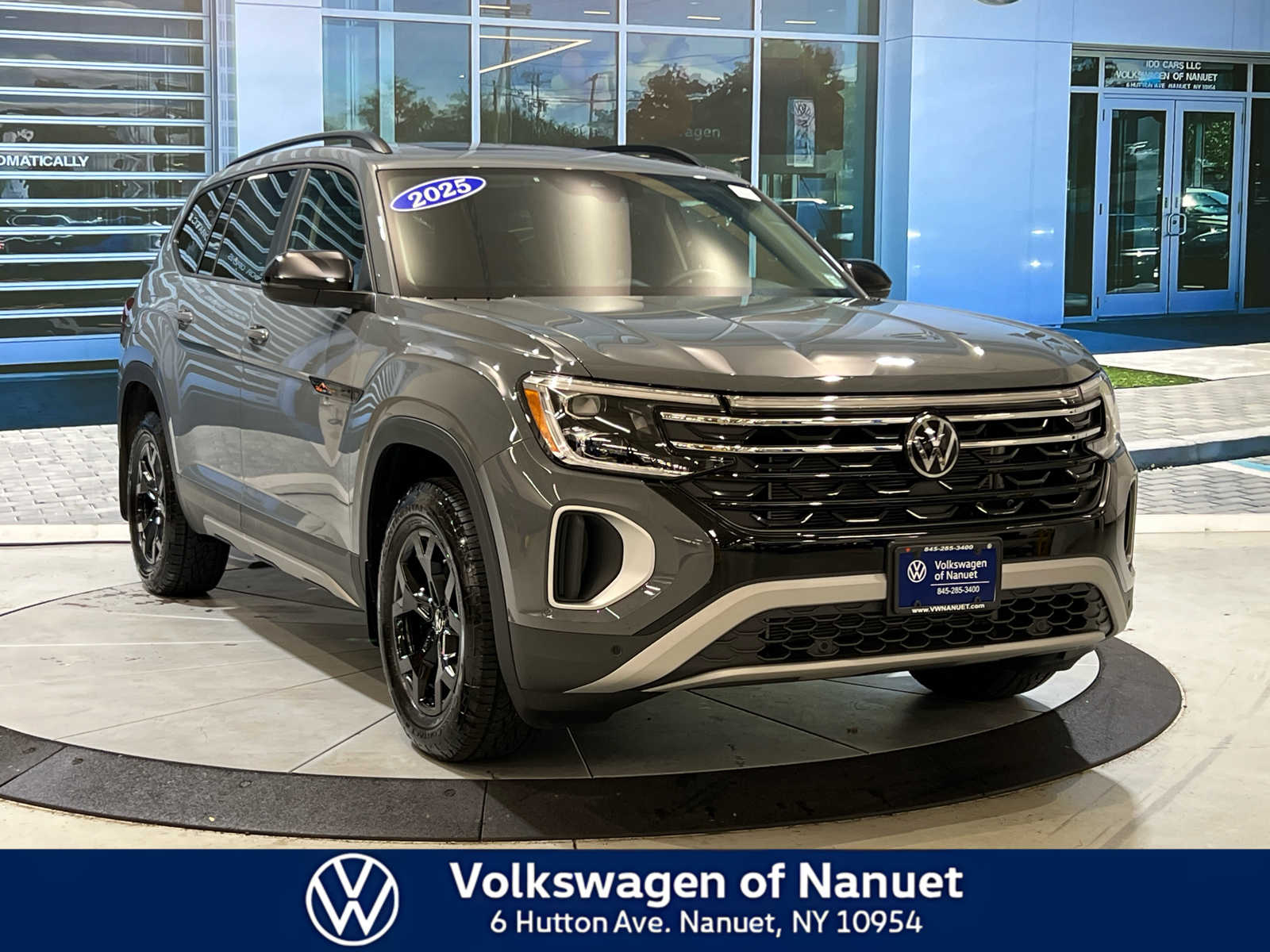 2025 Volkswagen Atlas Atlas Peak Edition's photo