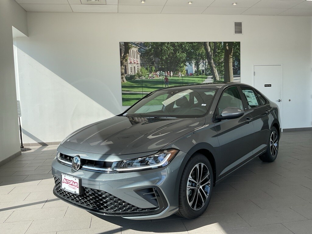 2026 Volkswagen Jetta 1.5T Sport photo 2