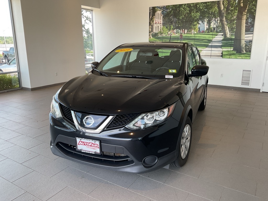Used 2019 Nissan Rogue Sport S with VIN JN1BJ1CR6KW338818 for sale in Merrimack, NH