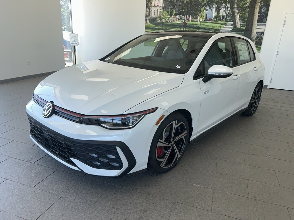 2025 Volkswagen Golf GTI SE photo 2