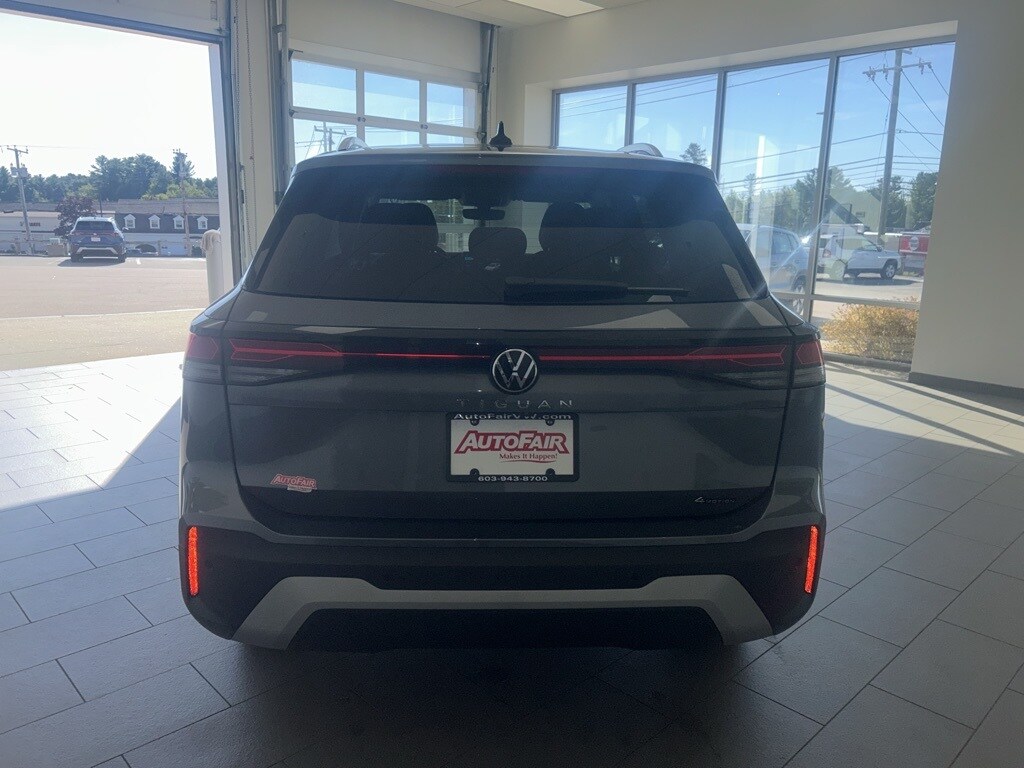 2025 Volkswagen Tiguan S photo 3