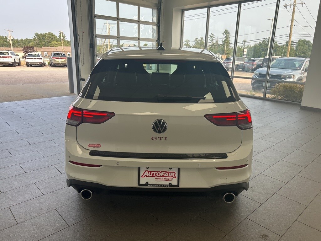 2025 Volkswagen Golf GTI SE photo 4