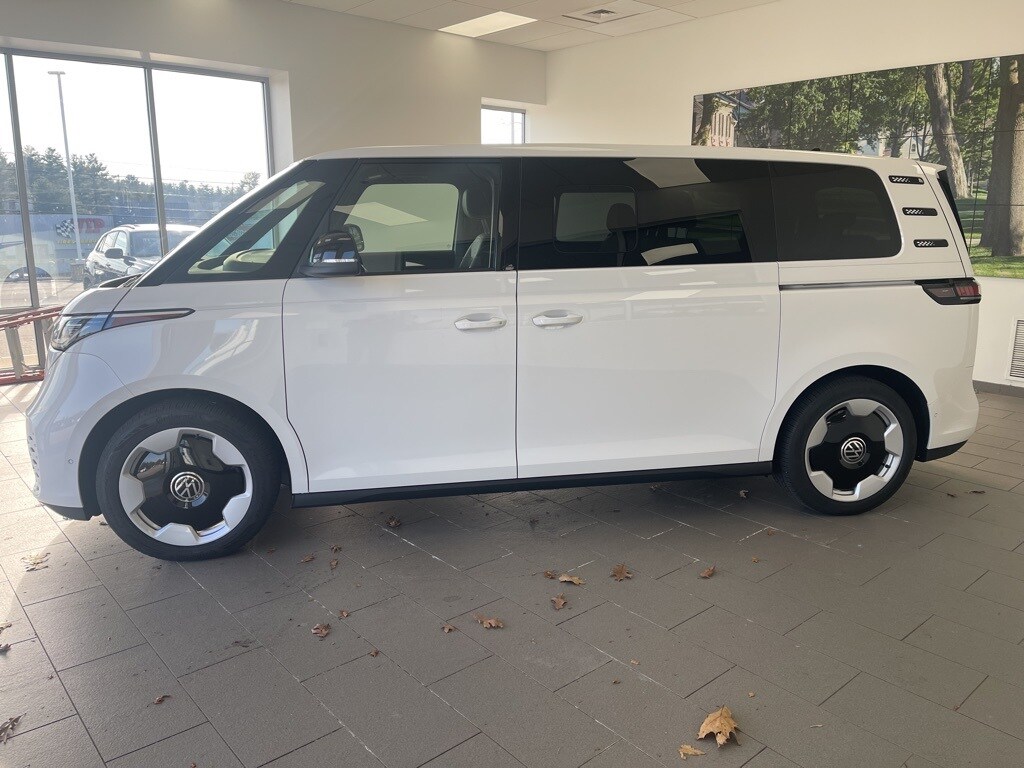 2025 Volkswagen ID. Buzz Pro S photo 2