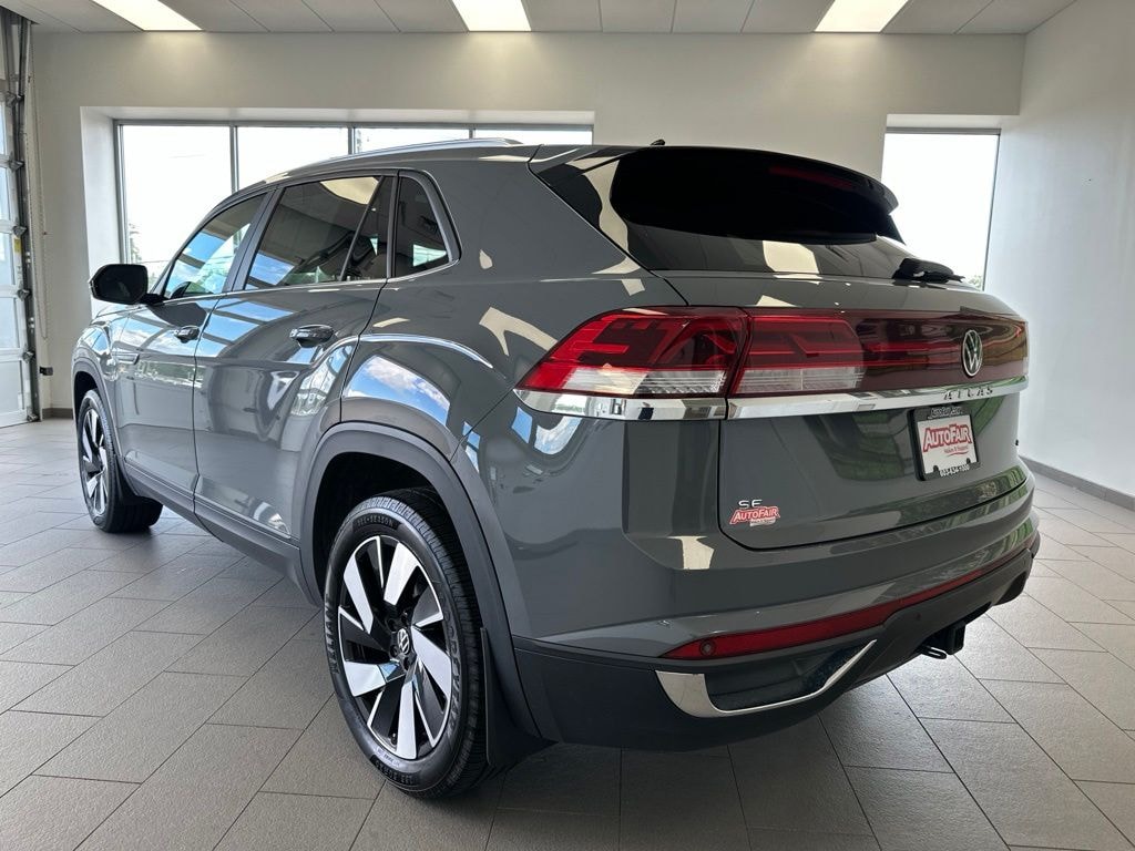 Used 2024 Volkswagen Atlas Cross Sport 2.0T SE w/Technology SUV