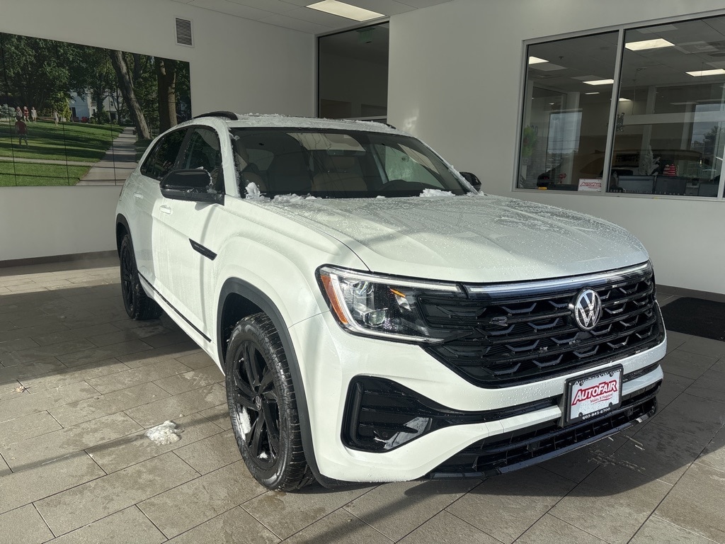 New 2026 Volkswagen Atlas Cross Sport 2.0T SEL R-Line Black SUV