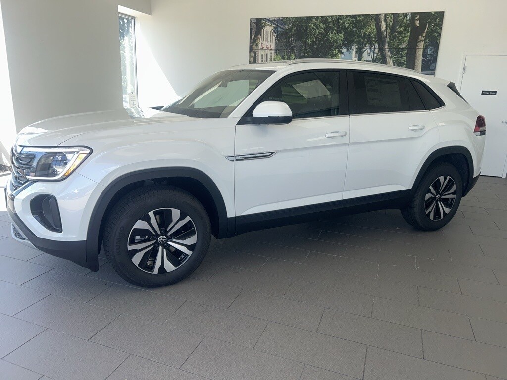 2026 Volkswagen Atlas Cross Sport SE photo 4