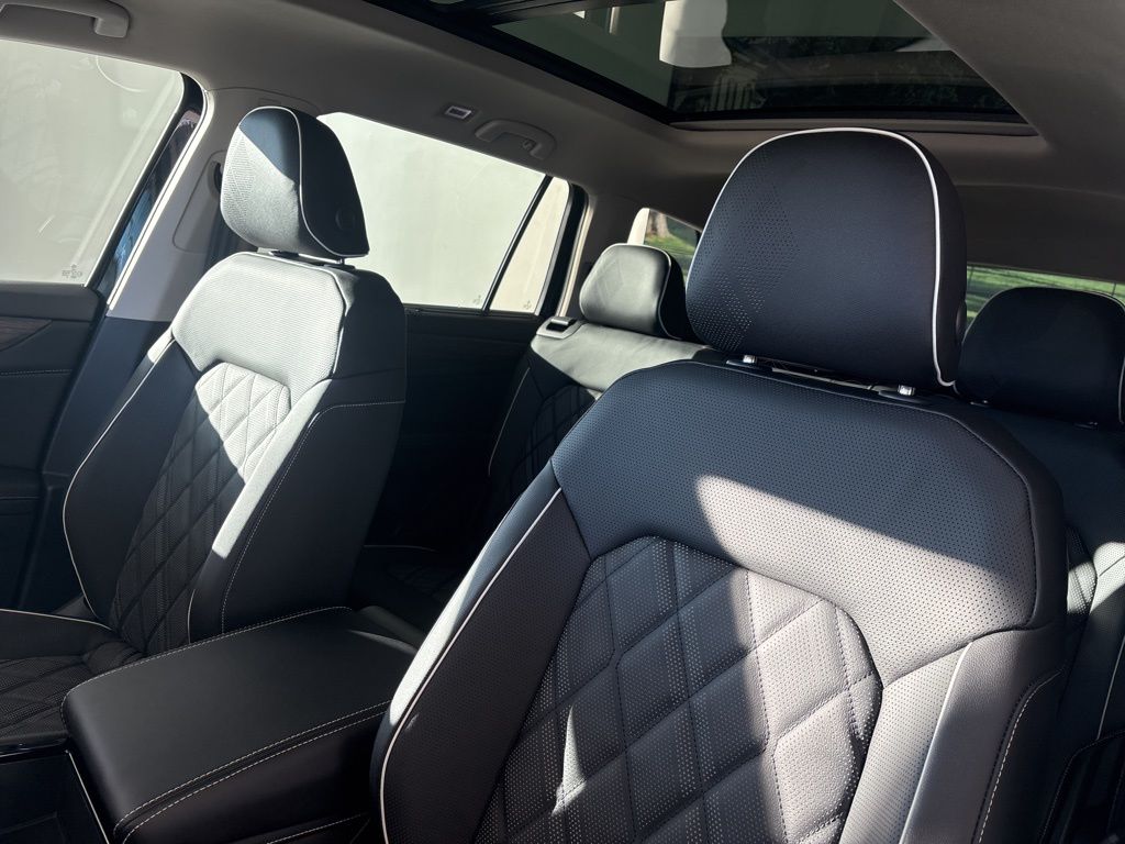 2026 Volkswagen Atlas SEL Premium R-Line - Photo 11