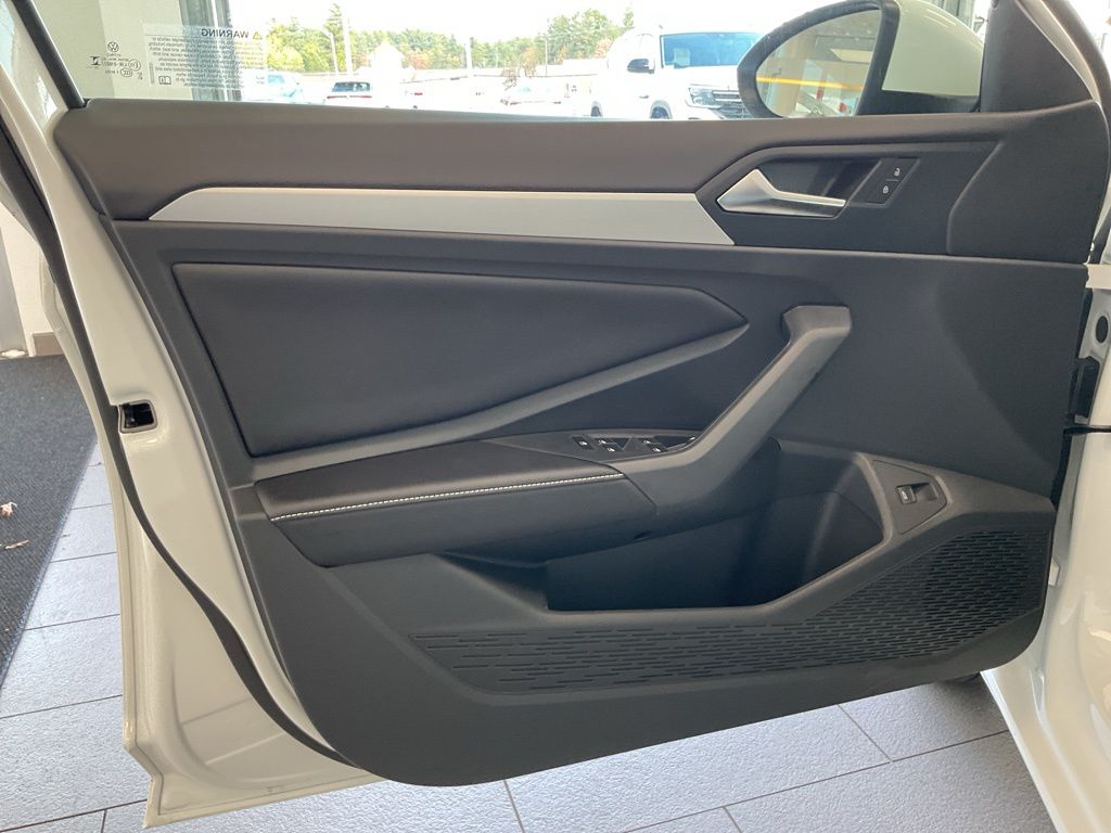 2026 Volkswagen Jetta Sport - Photo 13
