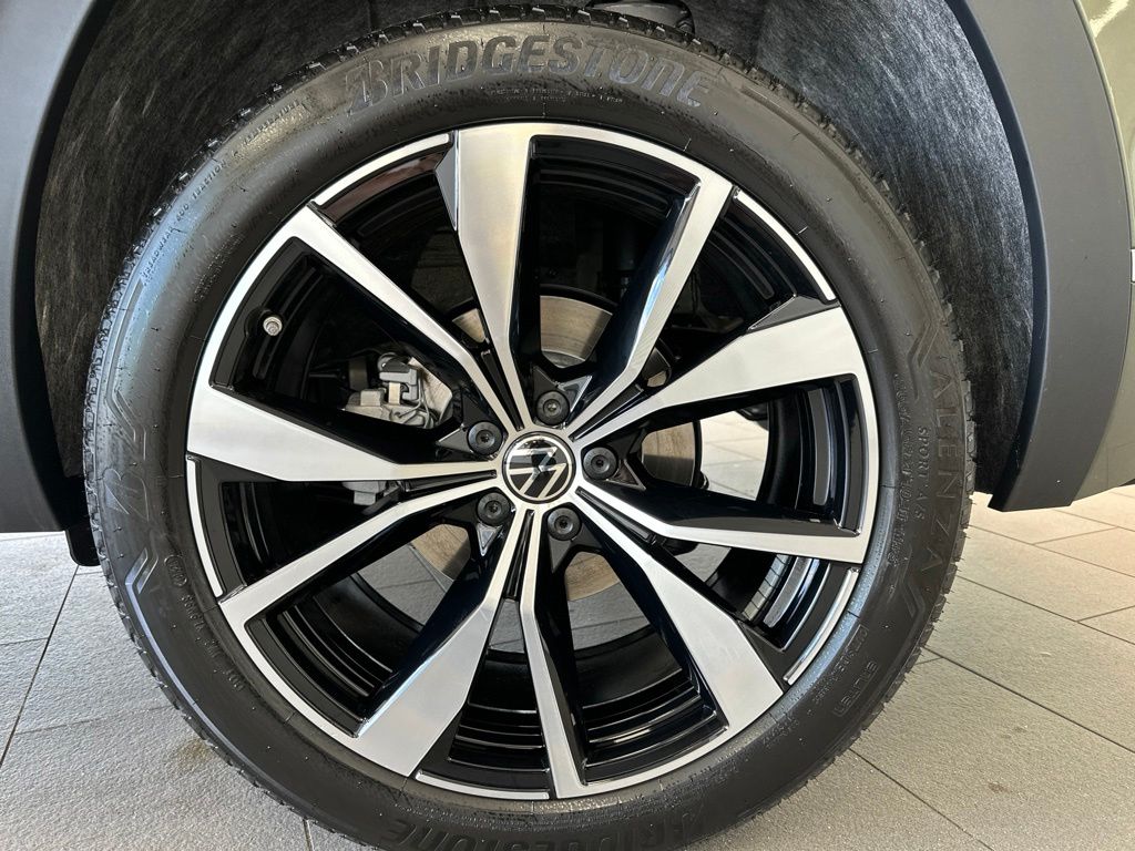 2026 Volkswagen Atlas Cross Sport SEL Premium R-LINE - Photo 17