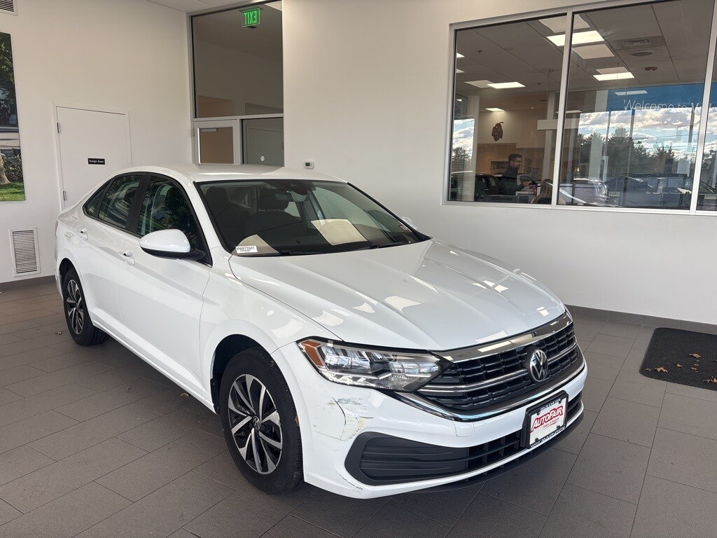 2023 Volkswagen Jetta 1.5T S photo 3