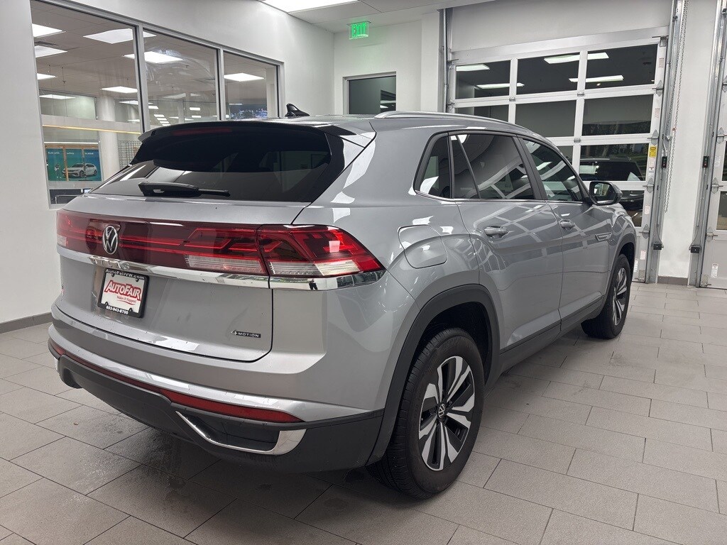 2024 Volkswagen Atlas Cross Sport SE photo 3