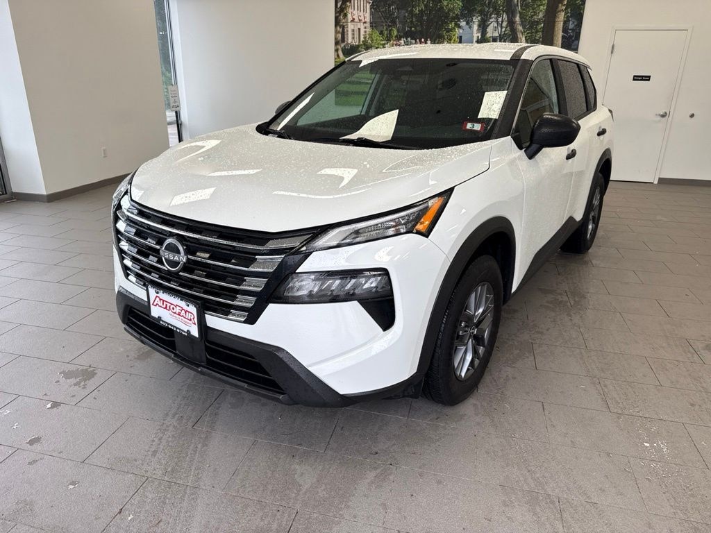 Used 2024 Nissan Rogue S SUV