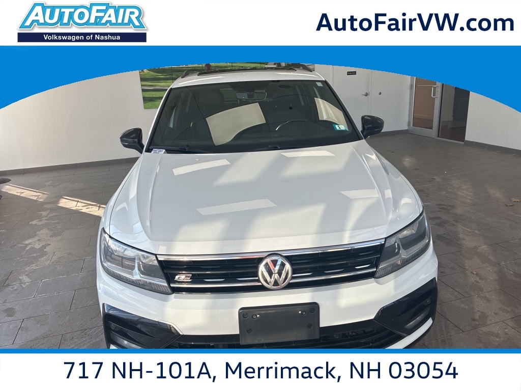 2020 Volkswagen Tiguan SE R-LINE BLACK's photo