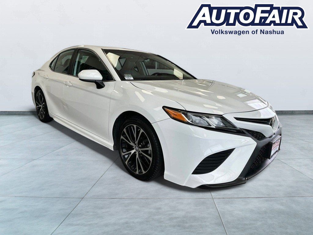 Used 2019 Toyota Camry SE Sedan