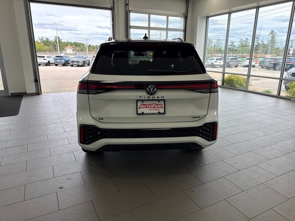 New 2026 Volkswagen Tiguan 2.0T SE R-Line Black SUV