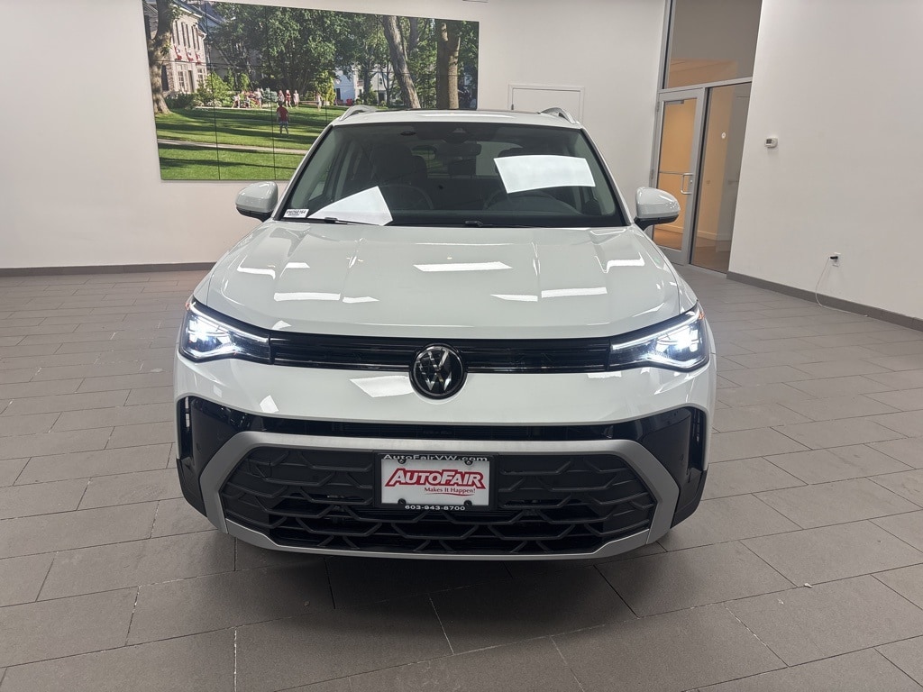 2026 Volkswagen Taos SE's photo