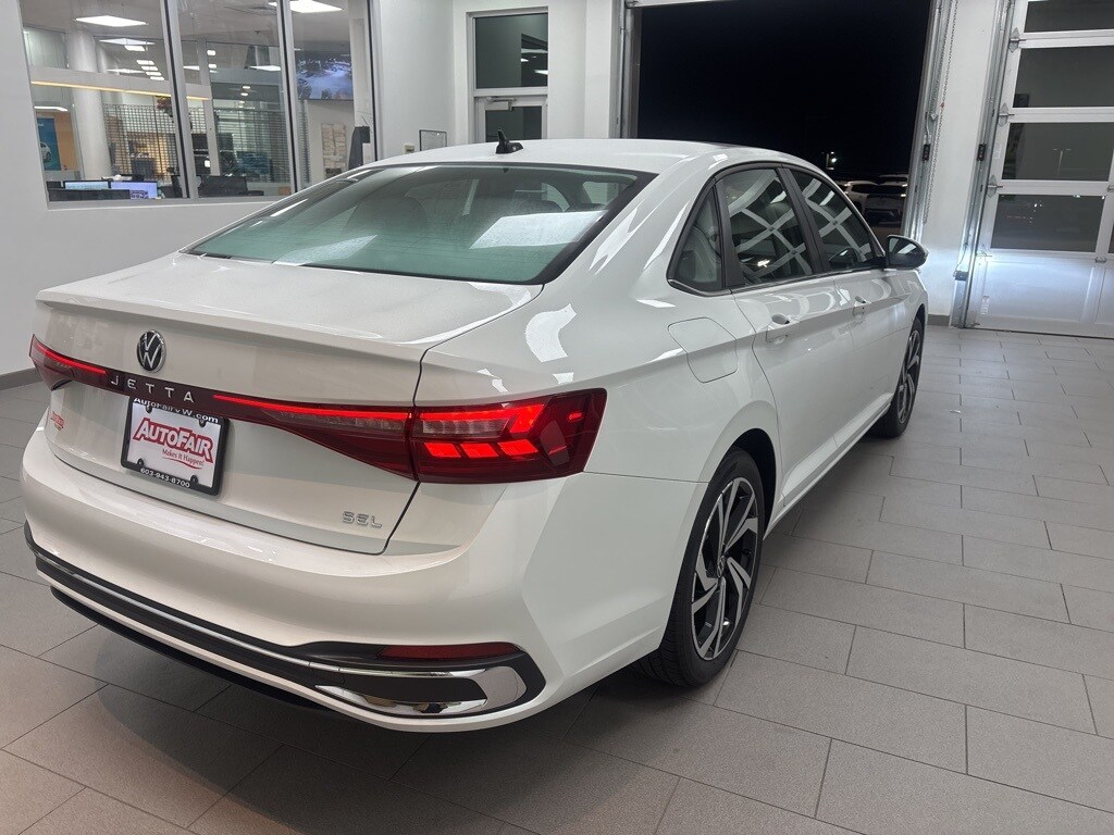 2025 Volkswagen Jetta 1.5T SEL photo 3
