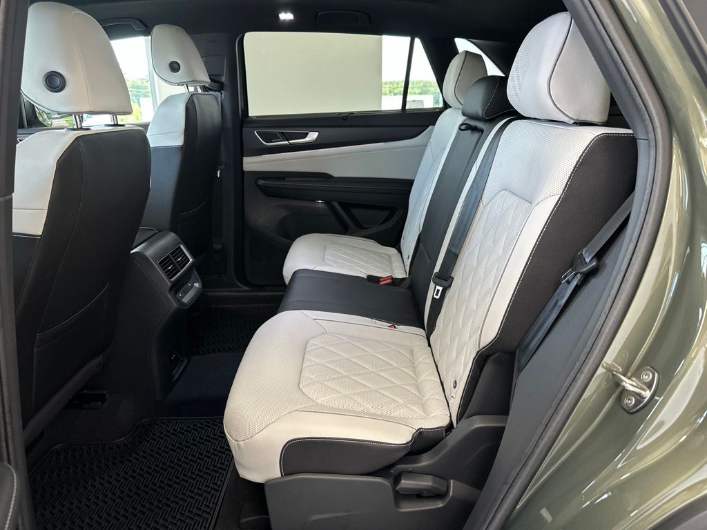 2026 Volkswagen Atlas Cross Sport SEL Premium R-LINE - Photo 19