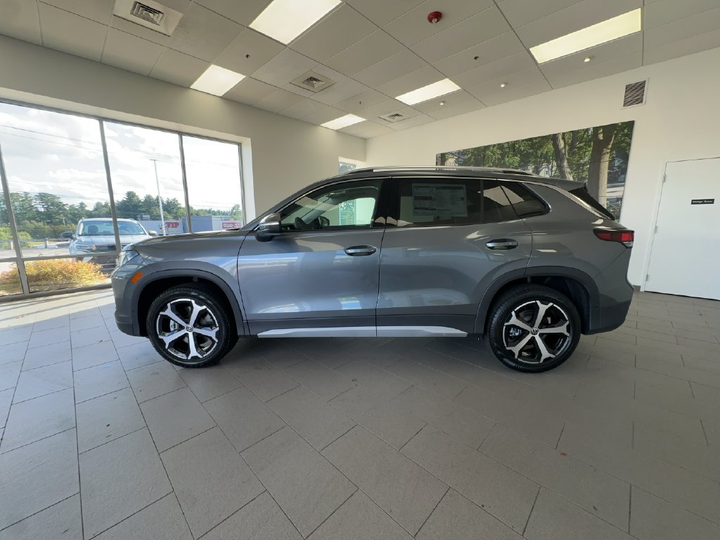 New 2026 Volkswagen Tiguan SE SUV
