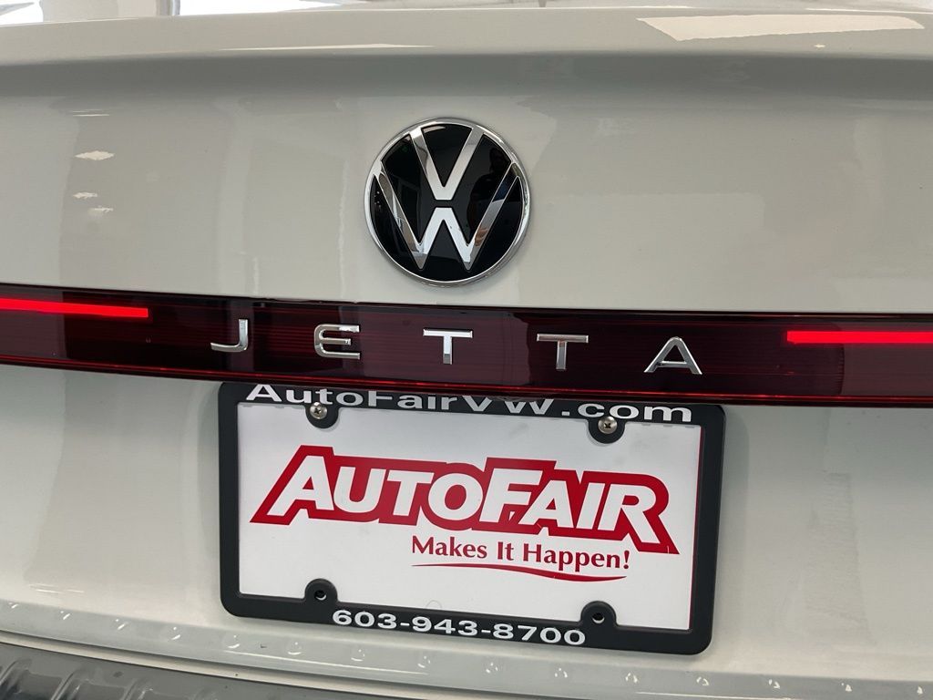 2026 Volkswagen Jetta Sport - Photo 8