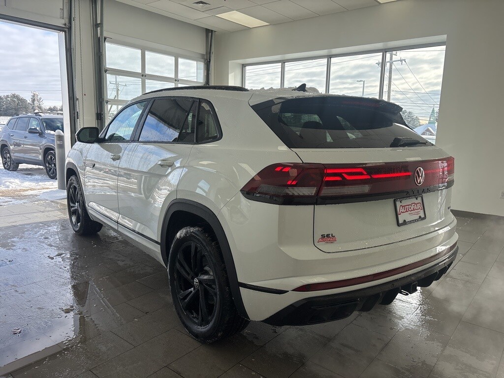 New 2026 Volkswagen Atlas Cross Sport 2.0T SEL R-Line Black SUV