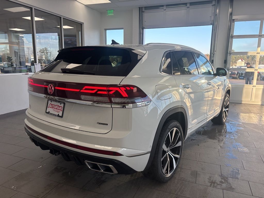 New 2026 Volkswagen Atlas Cross Sport 2.0T SEL Premium R-Line SUV