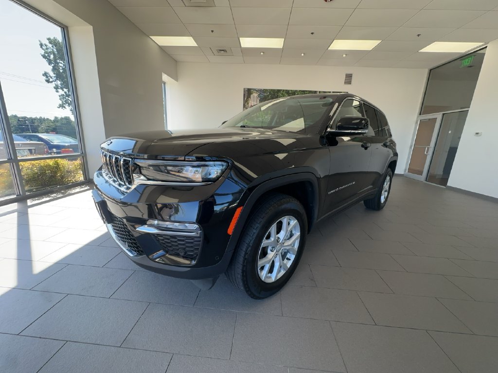 Used 2024 Jeep Grand Cherokee Limited SUV