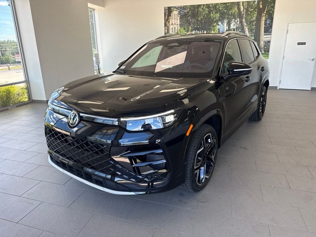 New 2026 Volkswagen Tiguan SEL R-Line Turbo SUV