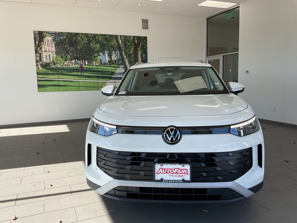 2025 Volkswagen Tiguan S photo 2