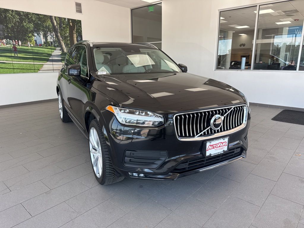 2021 Volvo XC90 T6 Momentum AWD's photo