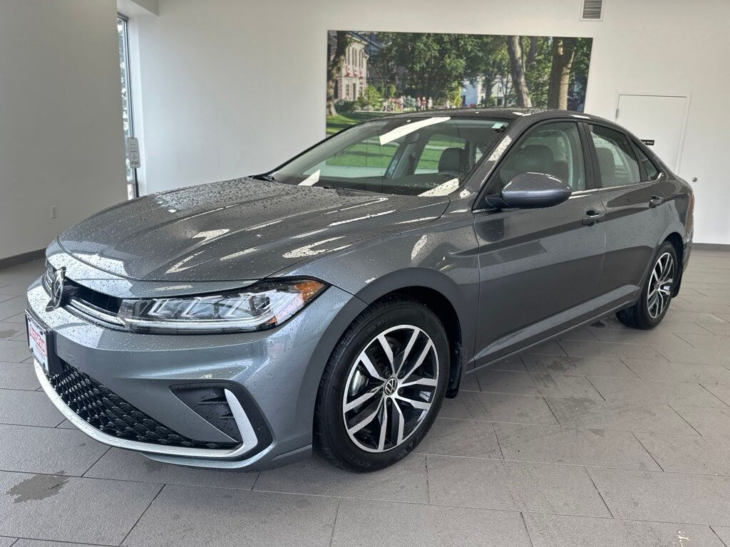 Certified 2025 Volkswagen Jetta 1.5T SE Sedan