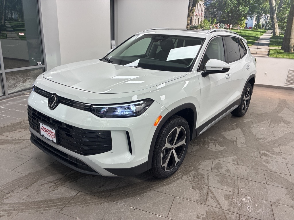 New 2026 Volkswagen Tiguan 2.0T SE SUV