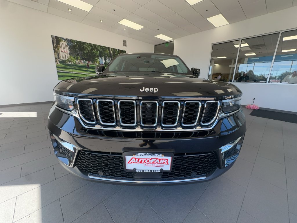 Used 2024 Jeep Grand Cherokee Limited SUV