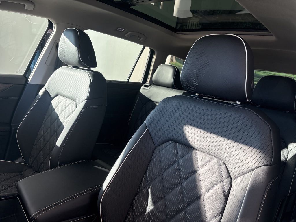 2026 Volkswagen Atlas SEL Premium R-Line - Photo 12