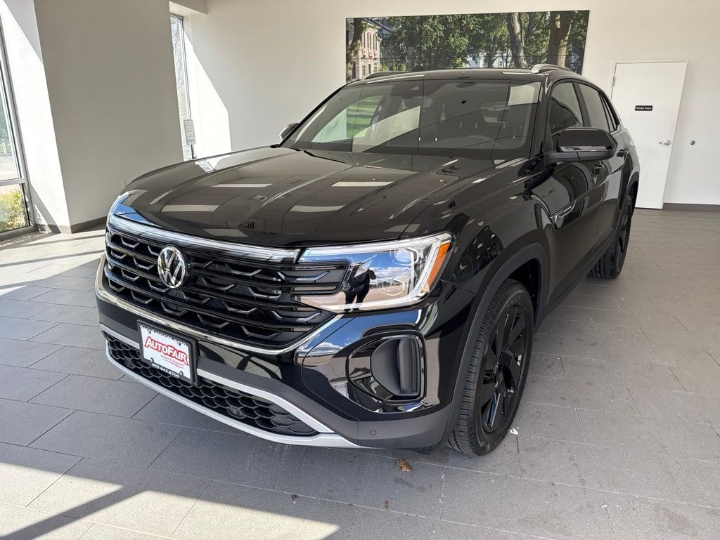 New 2026 Volkswagen Atlas Cross Sport 2.0T SE w/Technology SUV