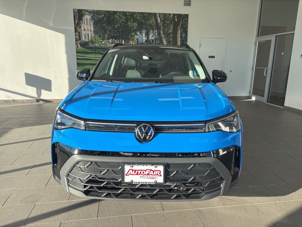 New 2026 Volkswagen Taos 1.5T SE Black SUV
