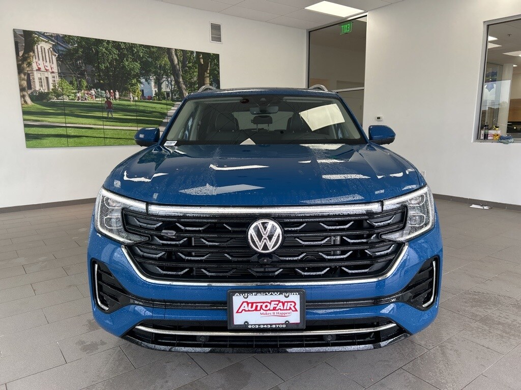 2025 Volkswagen Atlas SEL Premium R-Line photo 2