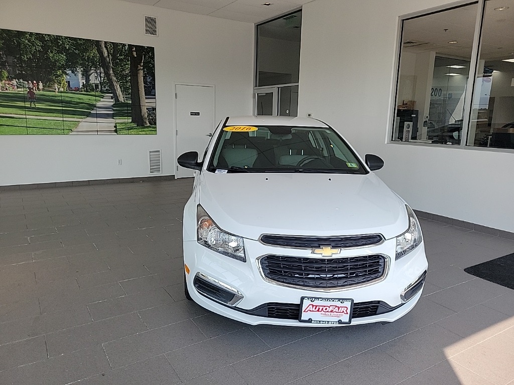 Used 2016 Chevrolet Cruze Limited L with VIN 1G1PA5SH5G7123119 for sale in Merrimack, NH