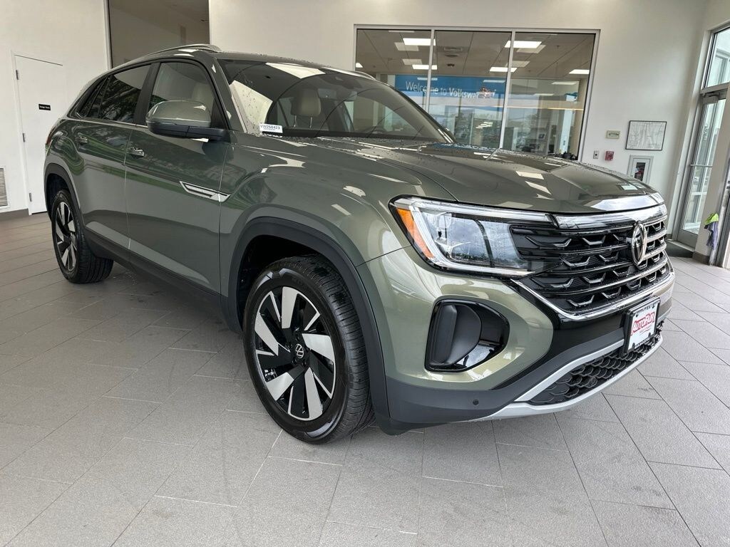 New 2026 Volkswagen Atlas Cross Sport 2.0T SE w/Technology SUV